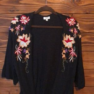 Kimono With Flowered Embroidery